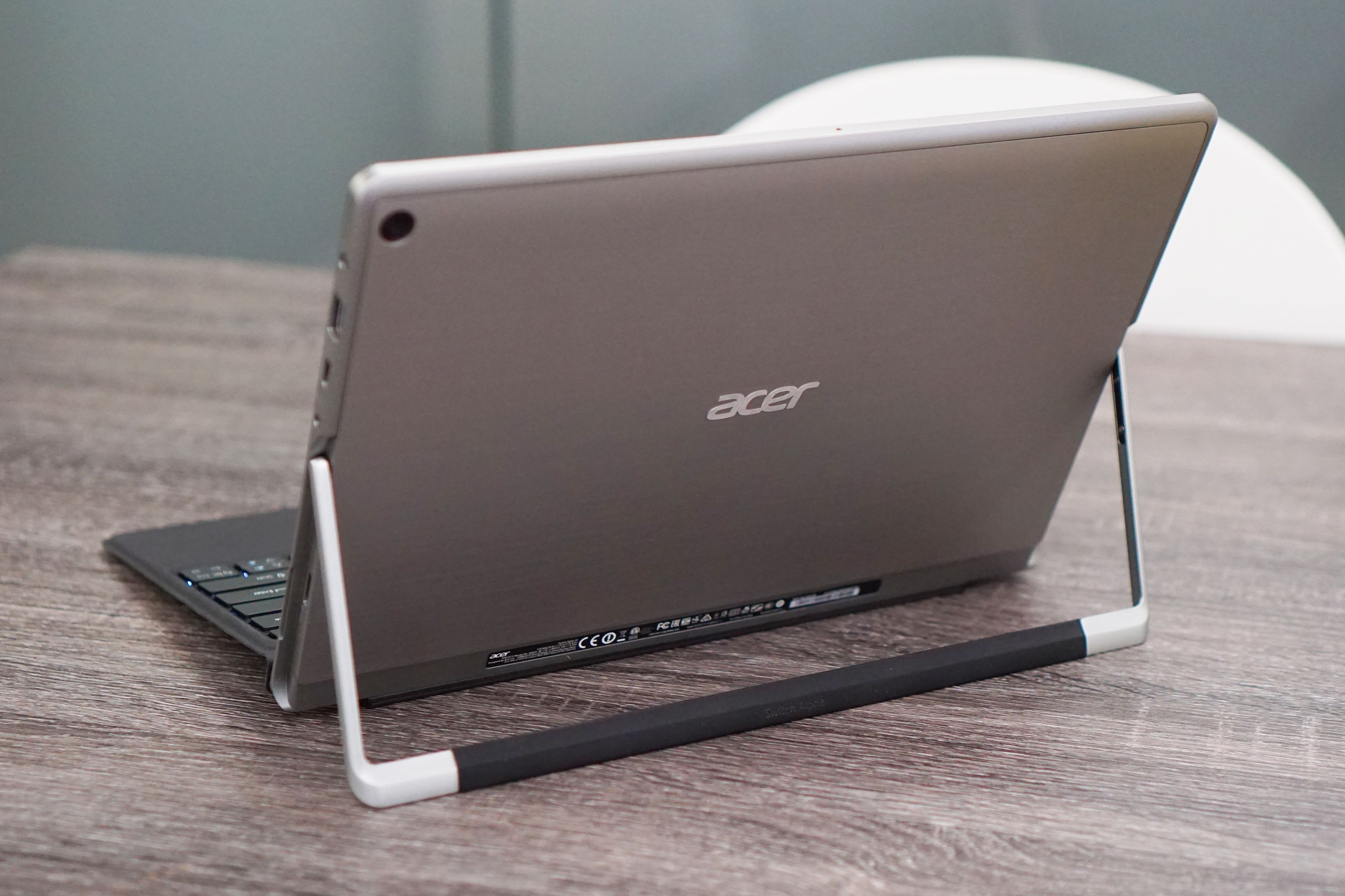 Acer Switch Alpha 12 - Review 2016 - PCMag Middle East