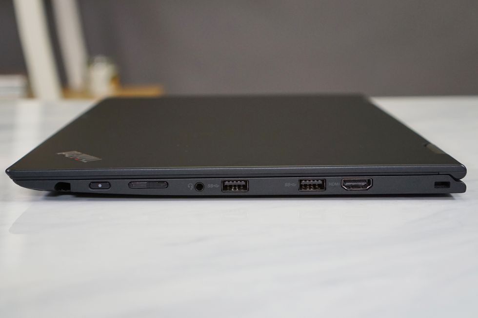 Lenovo ThinkPad Yoga X1 side 1