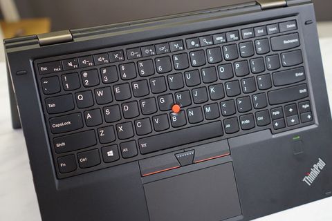 صفحه کلید لنوو ThinkPad Yoga X1 جمع شد
