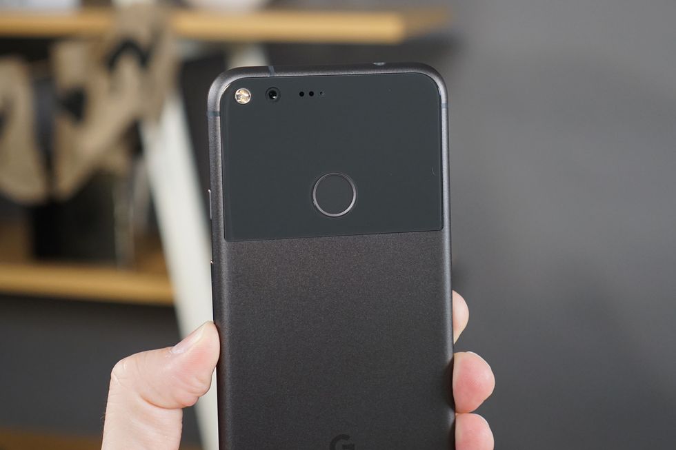 Google Pixel XL fingerprint sensor