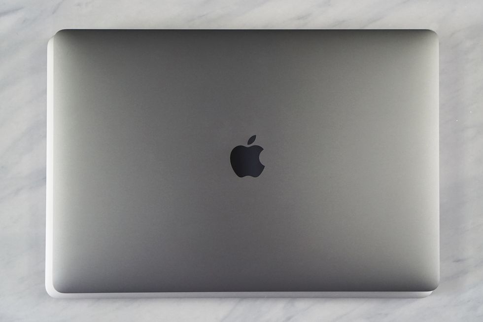 MacBook Pro Touch Bar 15-inch Footprint
