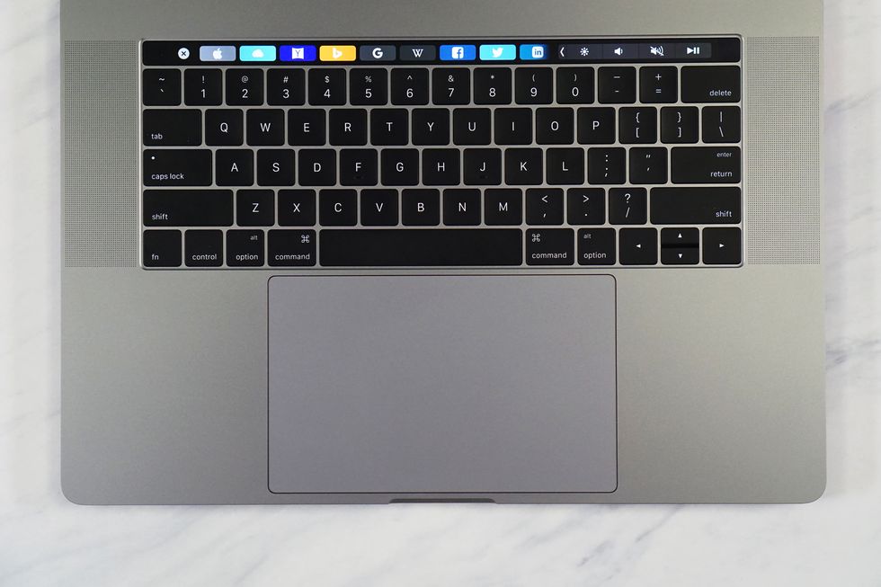 New Apple MacBook Pro 15-inch with Touch Bar Laptop Review 2016