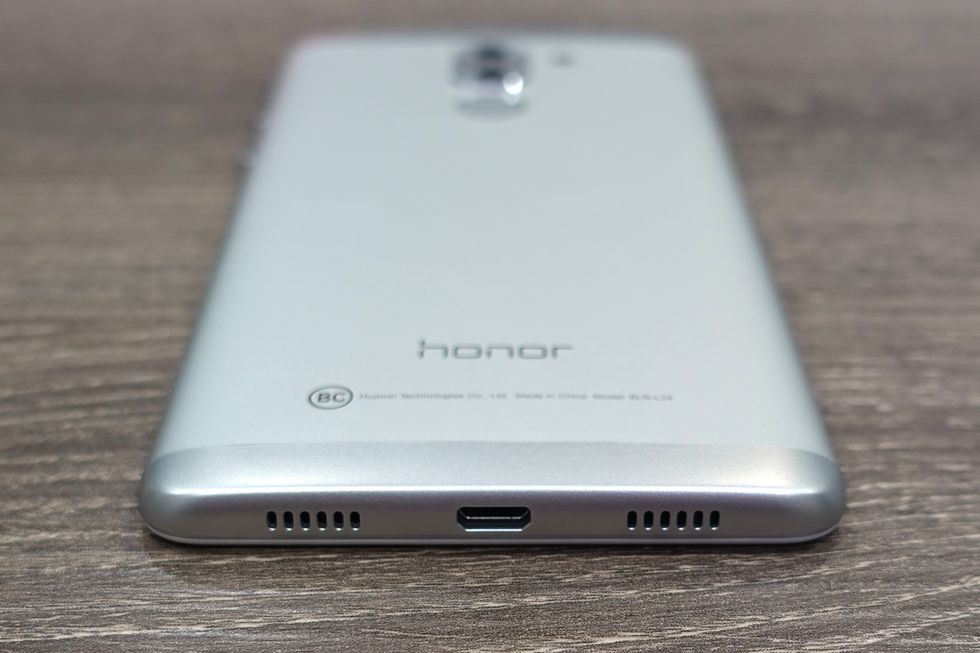 Huawei Honor 6X bottom