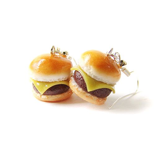 https://hips.hearstapps.com/bpc.h-cdn.co/assets/17/09/burger-earrings.jpg?crop=1xw:1.0xh;center,top&resize=980:*