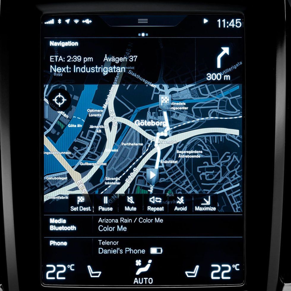 Car Navigation Systems Plot a Course Forward Against Phone Apps - The New  York Times