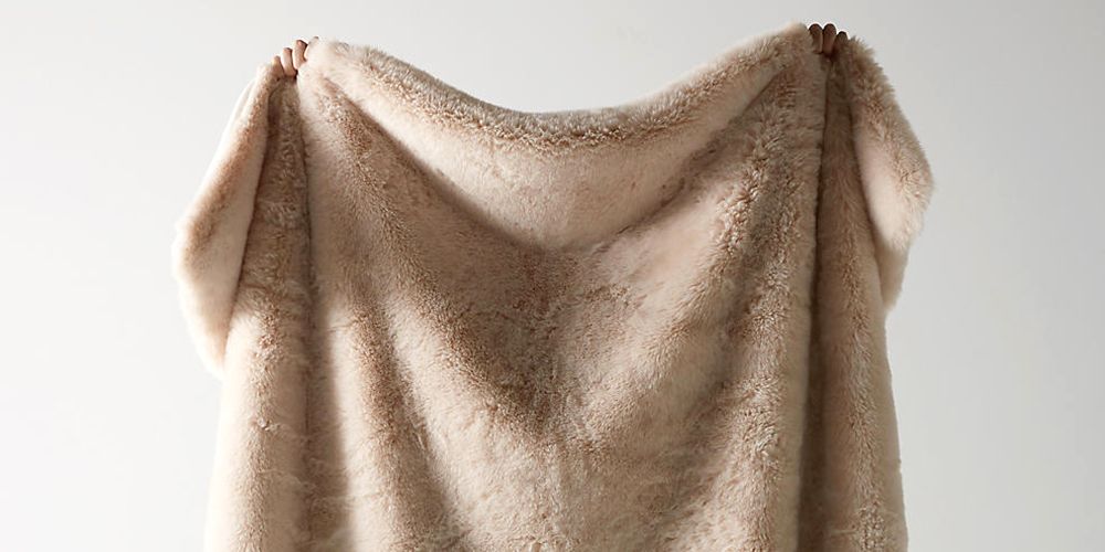 9 Best Faux Fur Throw Blankets For Fall 2018 Soft Luxe Throws