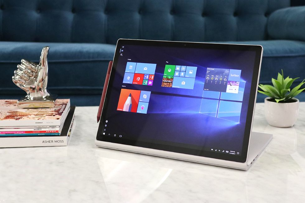 Microsoft Surface Book 2 display