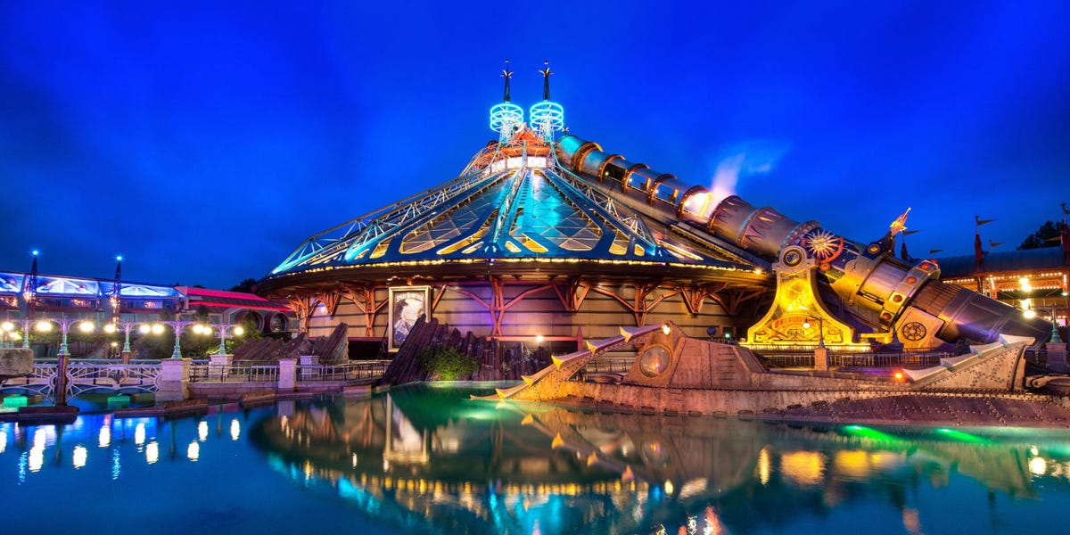 tourist attractions in disneyland paris