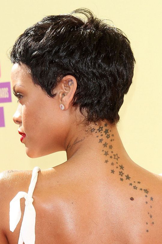 Hair, Face, Neck, Shoulder, Hairstyle, Skin, Chin, Black hair, Joint, Barechested, 