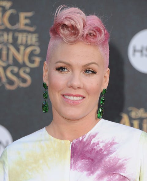 Capelli Mossi Corti Lo Stile Da Star Non è Mai Stati Così Cool