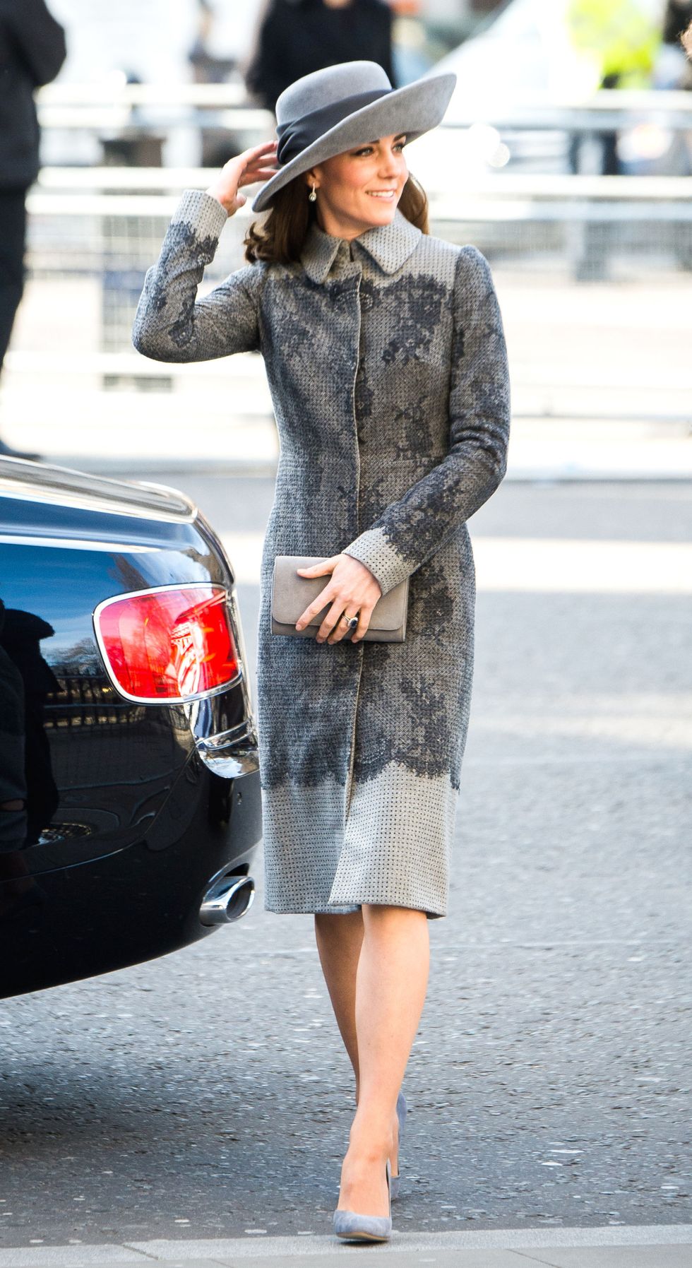 <p>Kate indossa un cappotto di Erdem, con stampe. </p>