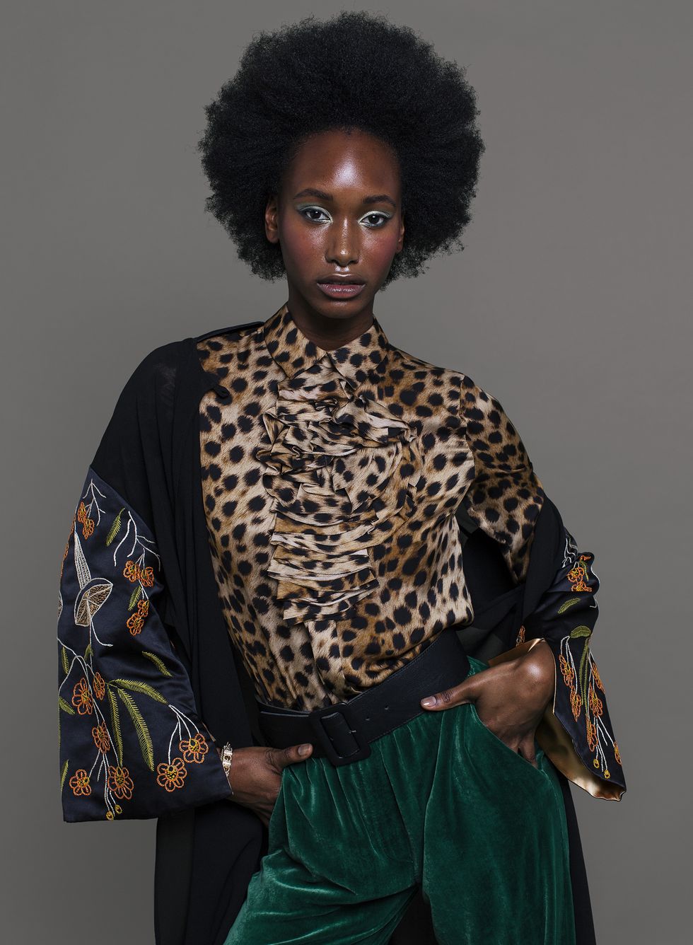 Hairstyle, Sleeve, Joint, Style, Wig, Black hair, Afro, Fashion, Black, Fashion model, 
