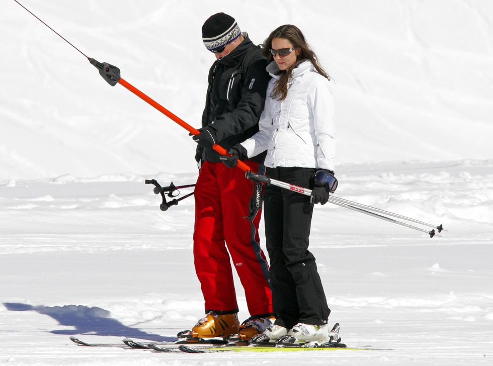 KLOSTERS, SWITZERLAND - MARCH 19:  Prince William and girlfriend Kate Middleton use a T-bar drag lift whilst on a skiing holiday on March 19, 2008 in Klosters, Switzerland.  (Photo by Indigo/Getty Images)