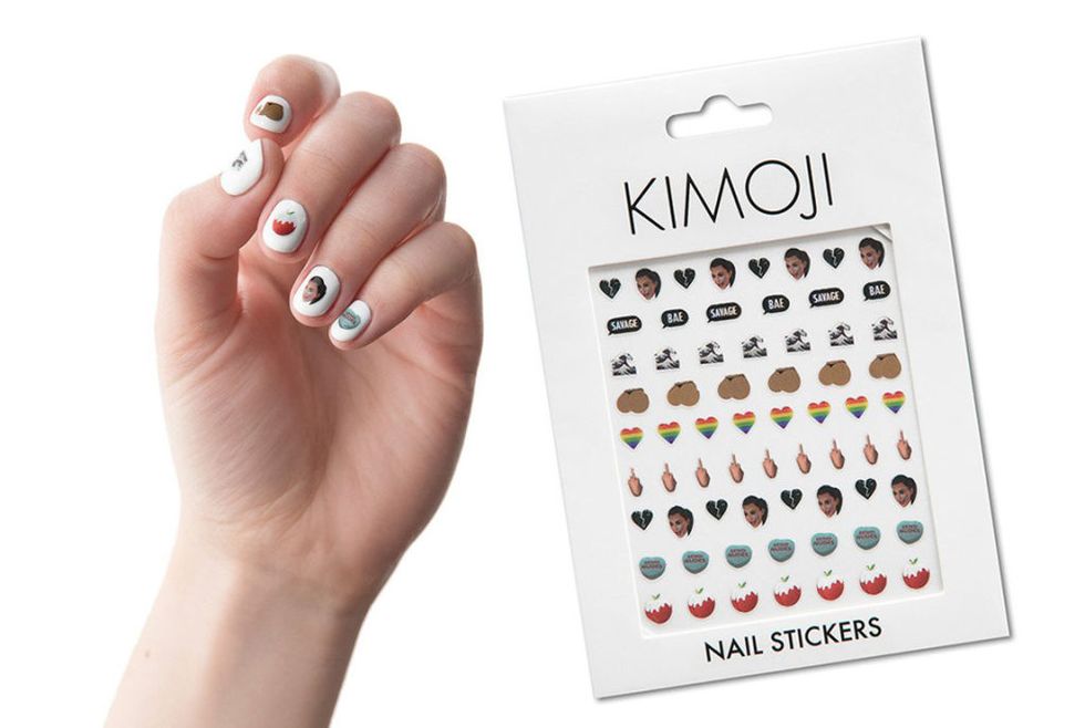 Kim Kardashian è tornata con la Kimoji Collection, una serie di accessori moda e gadget strepitosi, a cui è difficile resistere.