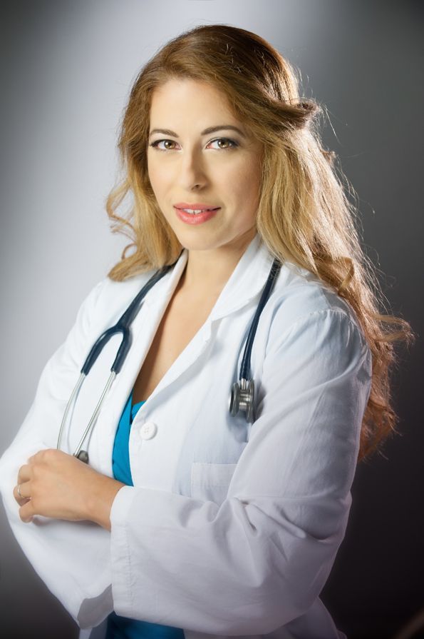 White coat, Sleeve, Human body, Shoulder, Joint, Outerwear, Health care provider, Stethoscope, Uniform, Physician, 