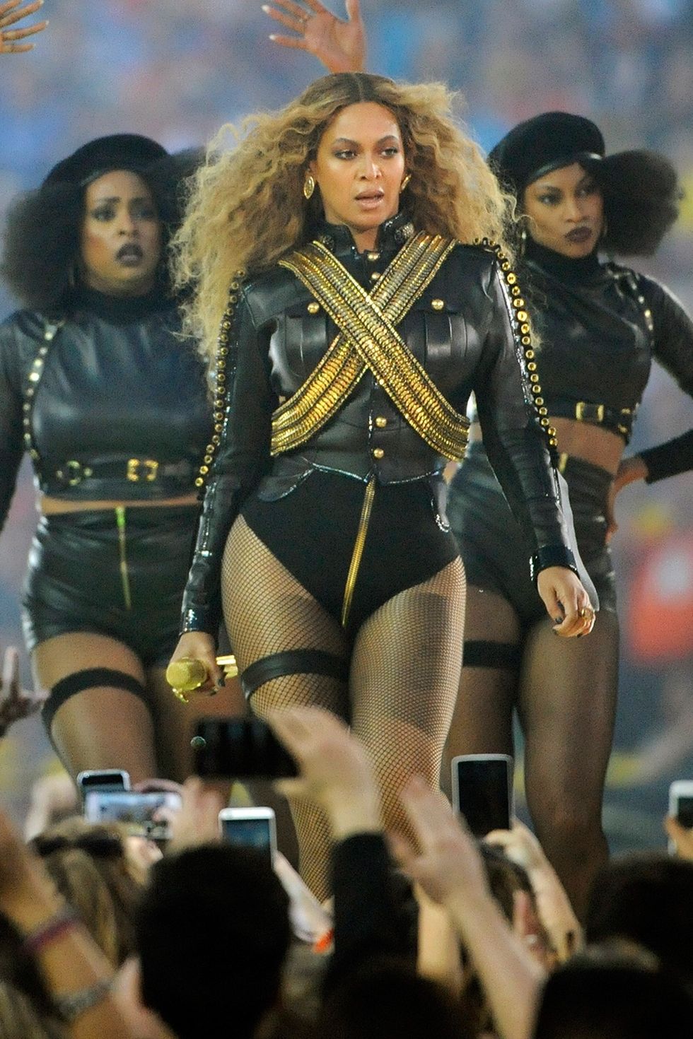<p>
Beyoncé con i suoi ballerini sono stati un momento indimenticabile. Potenza, grazia e forza tutte insieme. Cioè il modo migliore per oscurare tutto quello che è stato e sarà.<span class="redactor-invisible-space"></span></p>