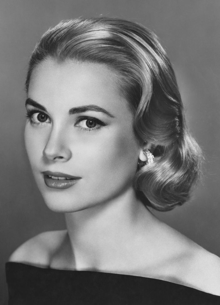 American actress Grace Kelly (1929 - 1982), circa 1955.  (Photo by Pictorial Parade/Hulton Archive/Getty Images)