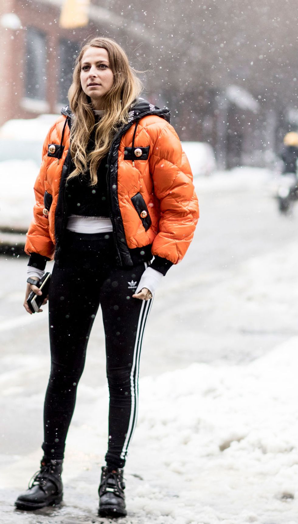 La New York Fashion Week apre i battenti sotto una bufera di neve, anche se questo non ha scoraggiato il popolo della moda arrivato nella Grande Mela con le valigie cariche di look super cool: come non perdere lo stile con i look da neve.