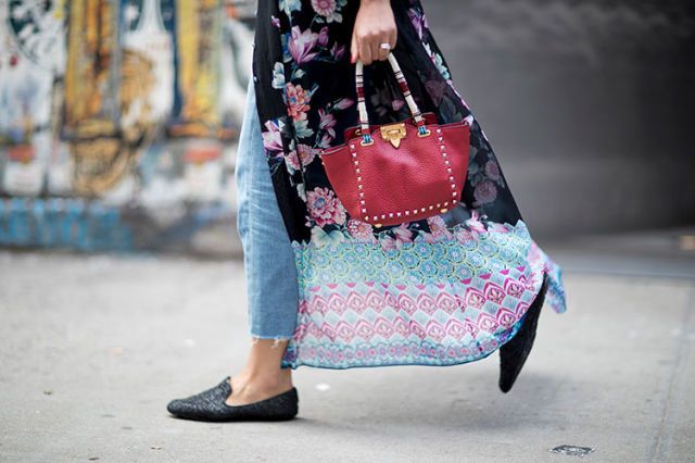 Bag, Textile, Style, Pattern, Fashion accessory, Luggage and bags, Street fashion, Shoulder bag, Fashion, Magenta, 