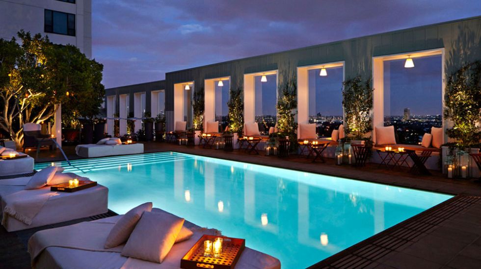 <p>L'<strong data-redactor-tag="strong" data-verified="redactor">Hotel Mondrian di Los Angeles</strong> si trova a West Hollywood e&nbsp;ha una piscina con lounge:&nbsp;ogni sera c'è lo Champagne Sunset, per vedere il tramonto su L.A. sorseggiando un calice di&nbsp;Moët &amp; Chandon Rosé.</p>