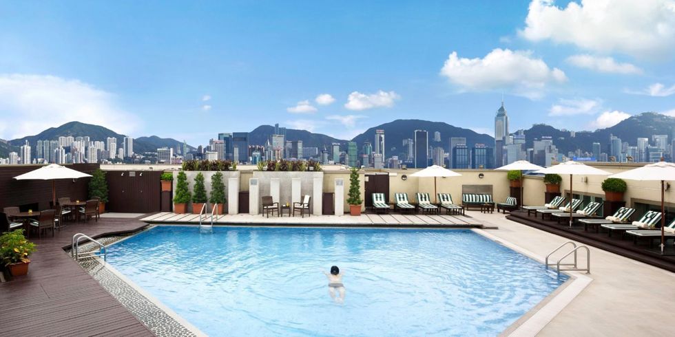 <p>Ancora a Hong Kong la piscina a forma di diamante dell'hotel&nbsp;<strong data-redactor-tag="strong">Intercontinental Grand Stanford&nbsp;</strong><span class="redactor-invisible-space"><span class="redactor-invisible-space">è davvero particolare.</span></span></p>
