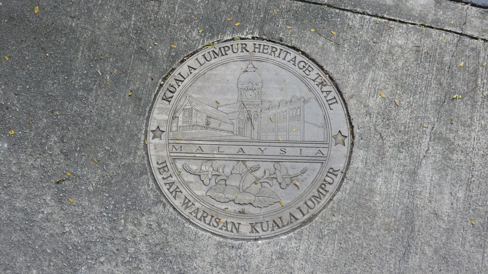<p>&nbsp;Il Kuala Lumpur Heritage Trail è una passeggiata di un paio d'ore attraverso il cuore storico della città, durante la quale puoi&nbsp;ammirare tutte le architetture coloniali di KL.&nbsp;<span class="redactor-invisible-space" data-verified="redactor" data-redactor-tag="span" data-redactor-class="redactor-invisible-space"></span><br></p>