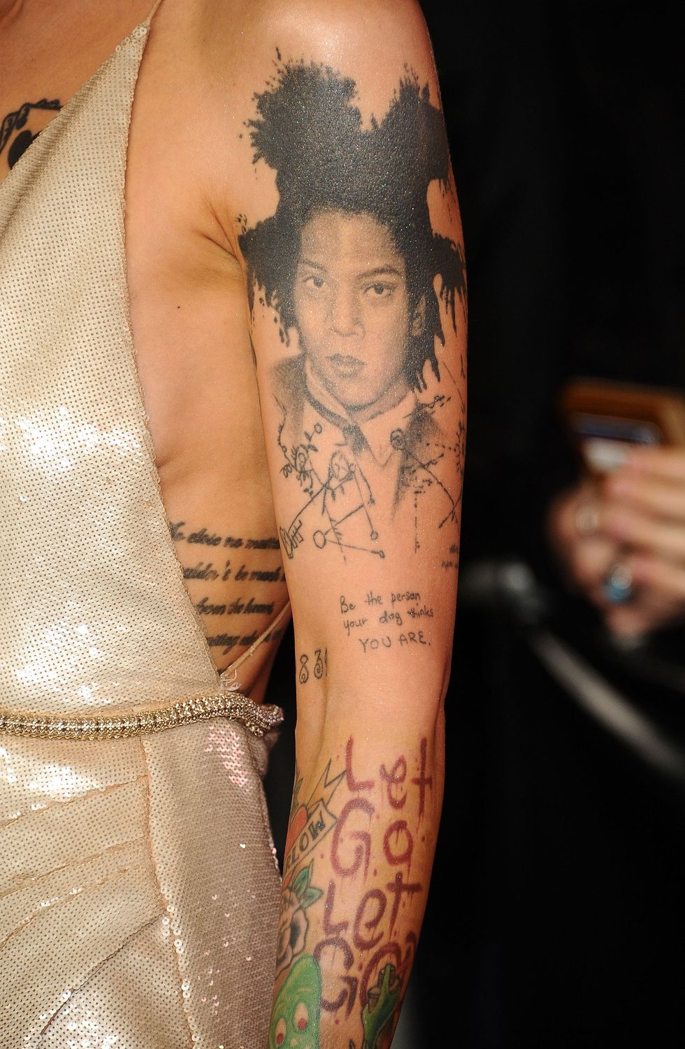 Tattoo, Arm, Shoulder, Temporary tattoo, Skin, Joint, Flesh, Human, Human leg, Human body, 