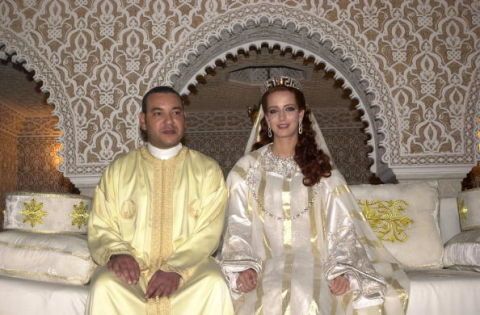 <p>Salma Bennani was working as an information services engineer at ONA Group, Morocco's largest private holding company, when sparks flew at a private party where she met King Mohammed VI of Morocco. They eventually married on October 12, 2001.</p>