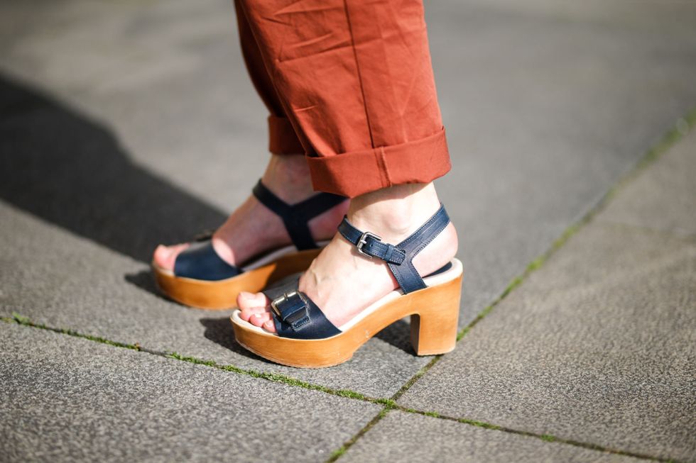 10 modelli di scarpe e sandali con tacco basso che amerai indossare questa primavera estate 2017, belli ma soprattutto comodi