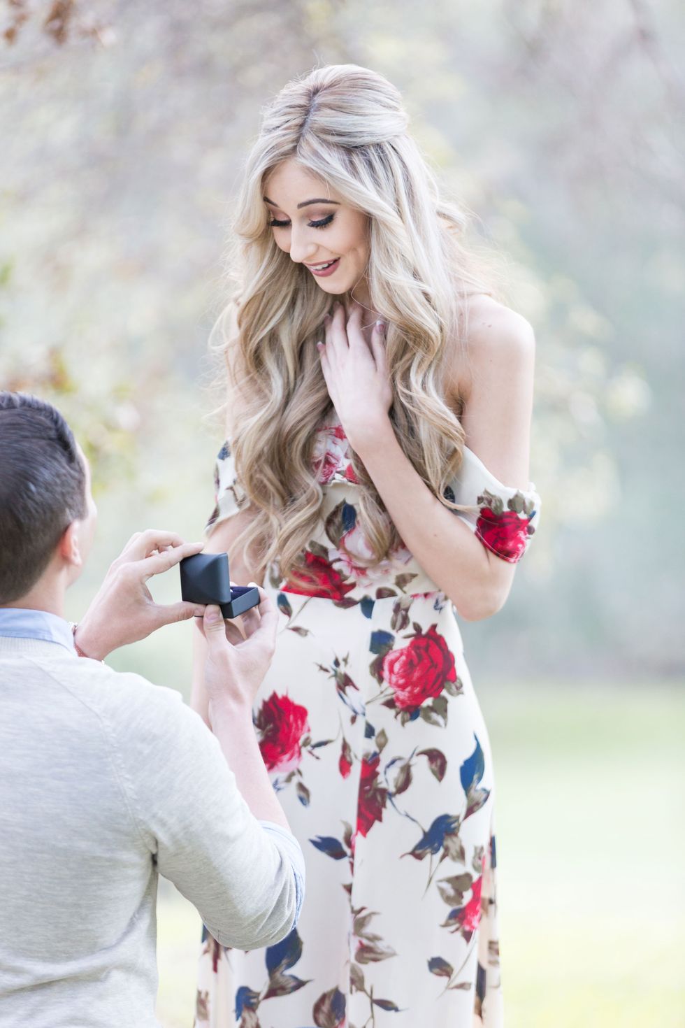 Dress, People in nature, Day dress, Street fashion, Beauty, Long hair, One-piece garment, Peach, Blond, Fashion model, 