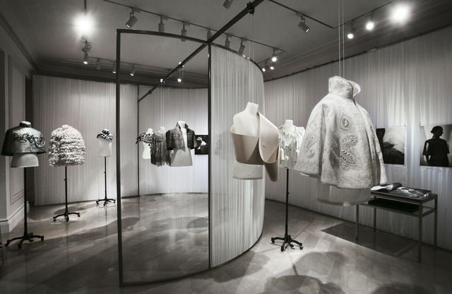 Display case, Black-and-white, Boutique, Room, Interior design, Building, Photography, Space, Style, Art, 