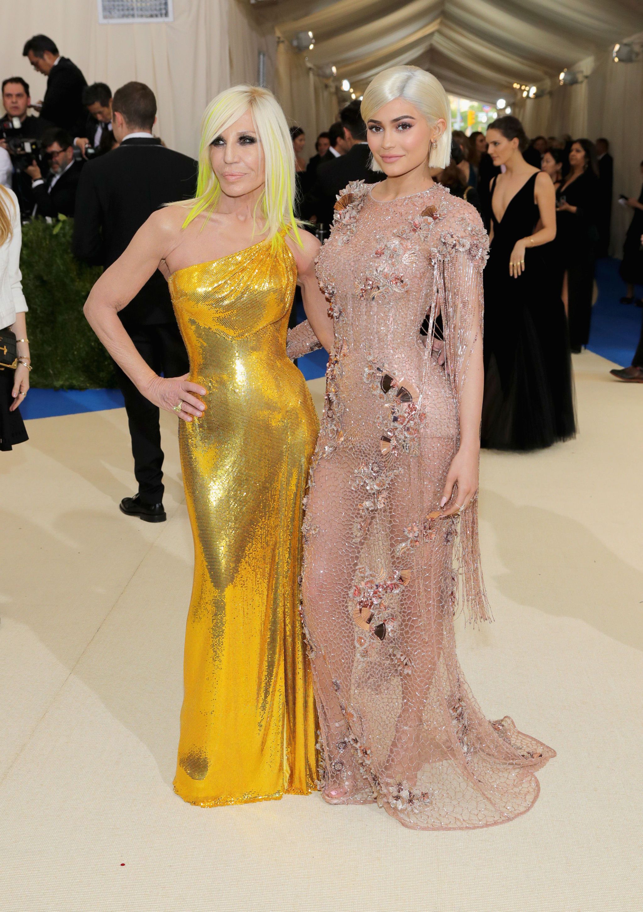 donatella versace abiti