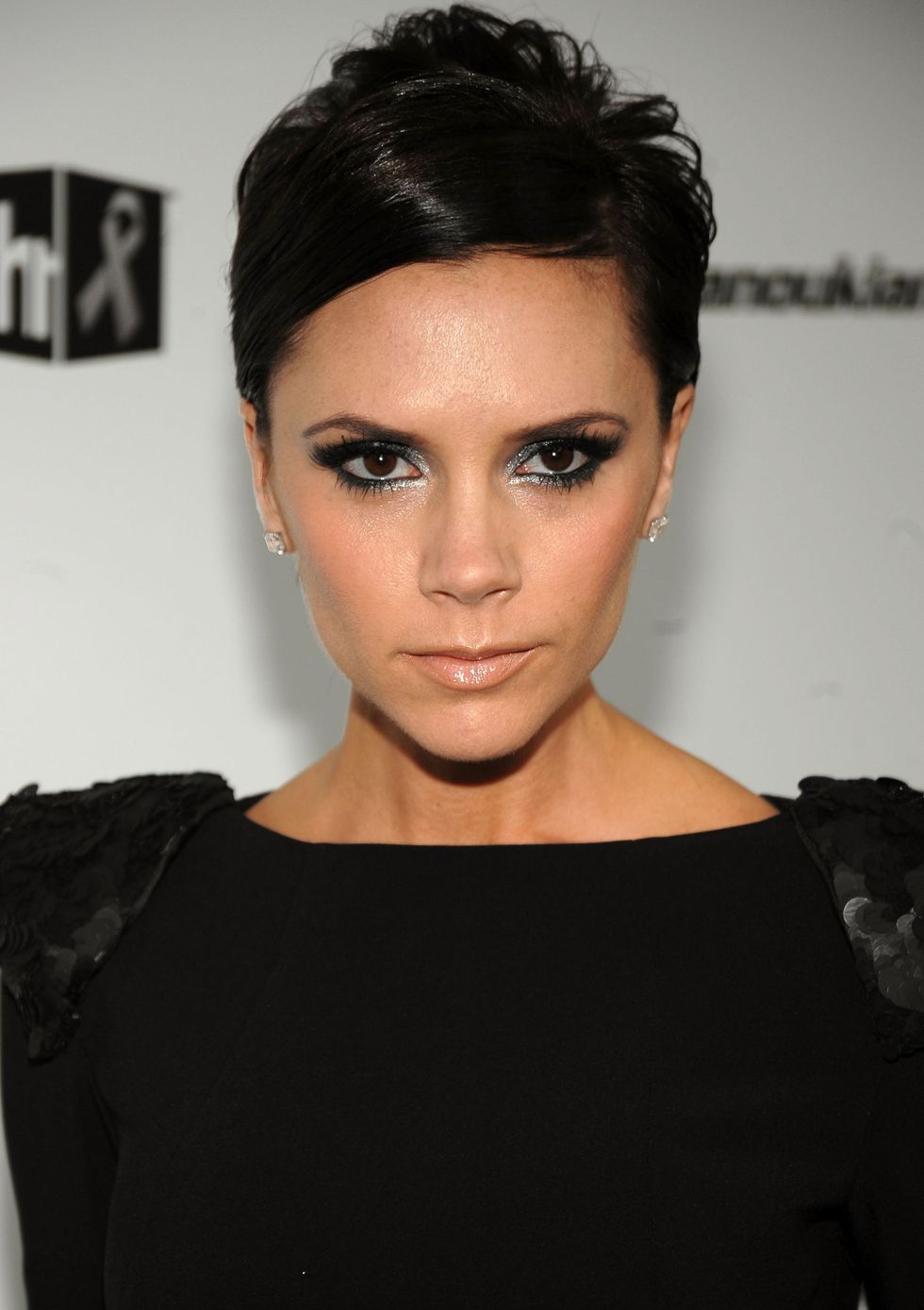 WEST HOLLYWOOD, CA - FEBRUARY 22:  Victoria Beckham arrives at the 17th Annual Elton John AIDS Foundation Oscar party held at the Pacific Design Center on February 22, 2009 in West Hollywood, California.  (Photo by Jamie McCarthy/WireImage) 