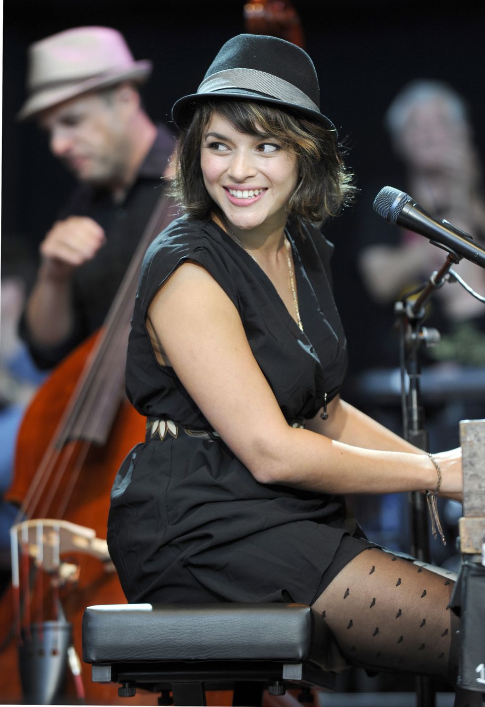 MOUNTAIN VIEW, CA - OCTOBER 22: Norah Jones performs as part of the 25th Annual Bridge School Benefit Finale at Shoreline Amphitheatre on October 22, 2011 in Mountain View, California. (Photo by Tim Mosenfelder/Getty Images)