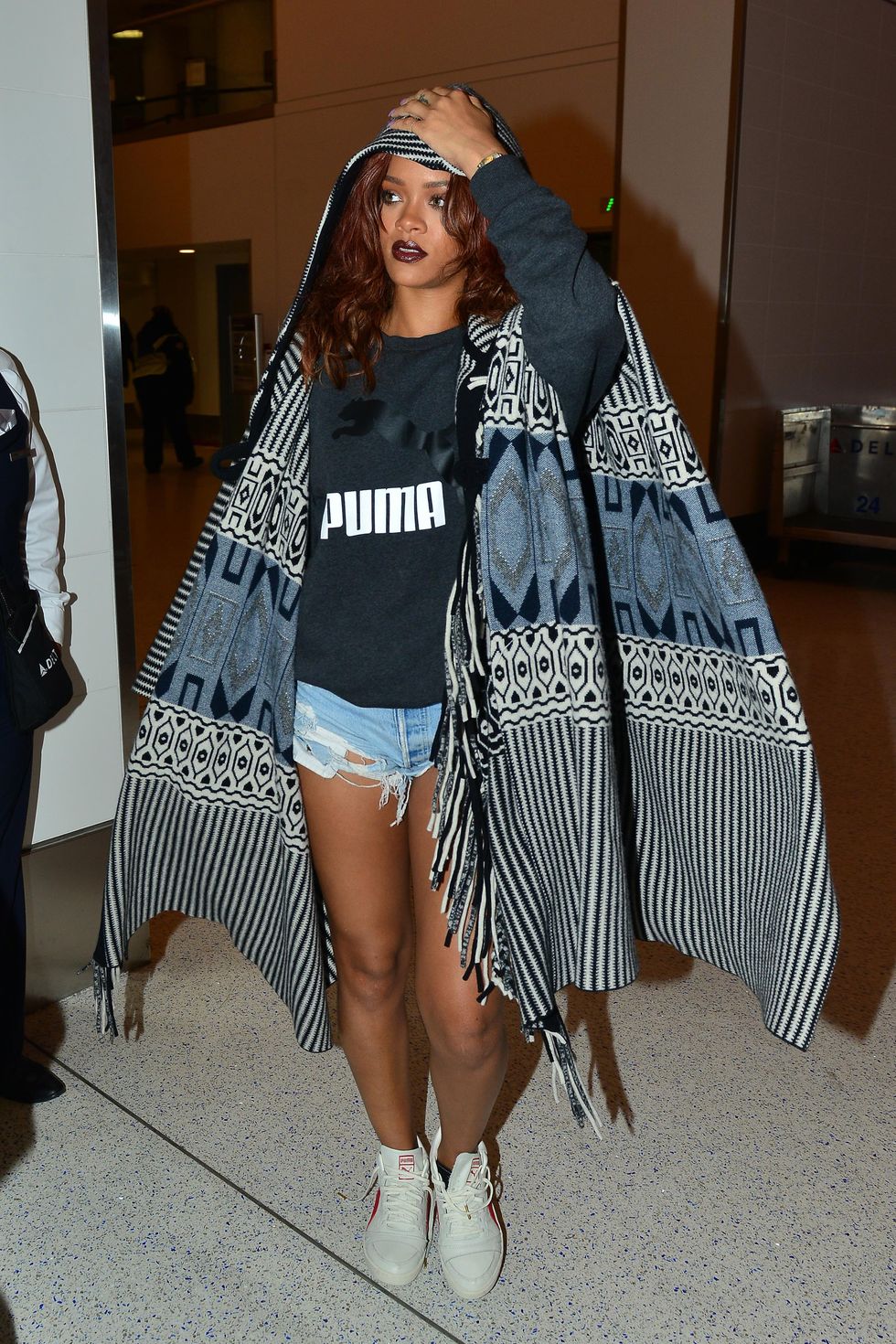 LOS ANGELES, CA - APRIL 28: Rihanna makes her through LAX on April 28, 2015 in Los Angeles, California. &#xA;&#xA;PHOTOGRAPH BY Candid / Barcroft Media (Photo credit should read Candid / Barcroft Media via GC Images)