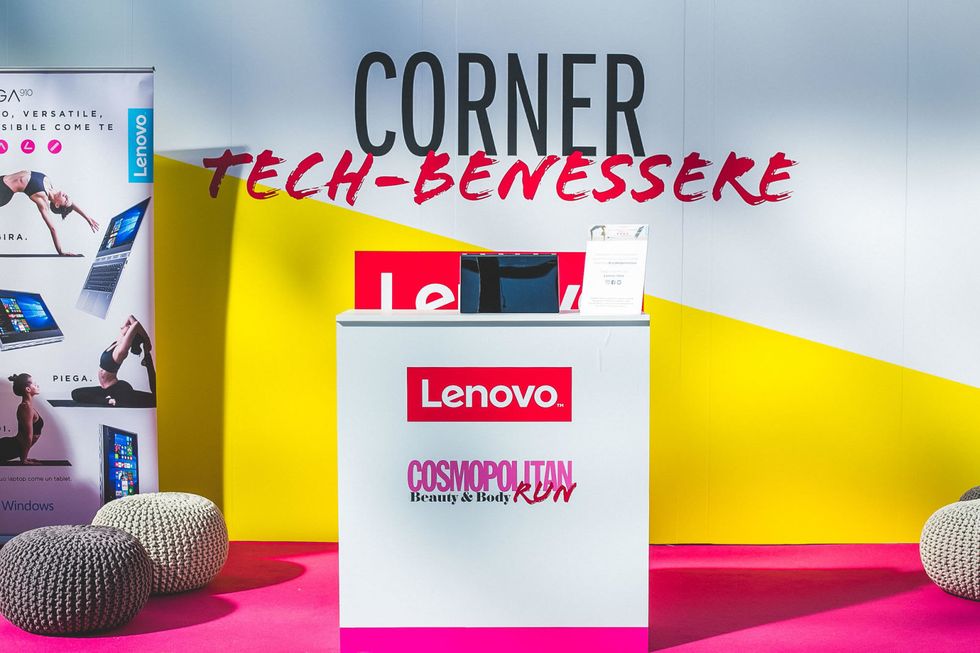 CorsmoRun 2017 corner Lenovo
