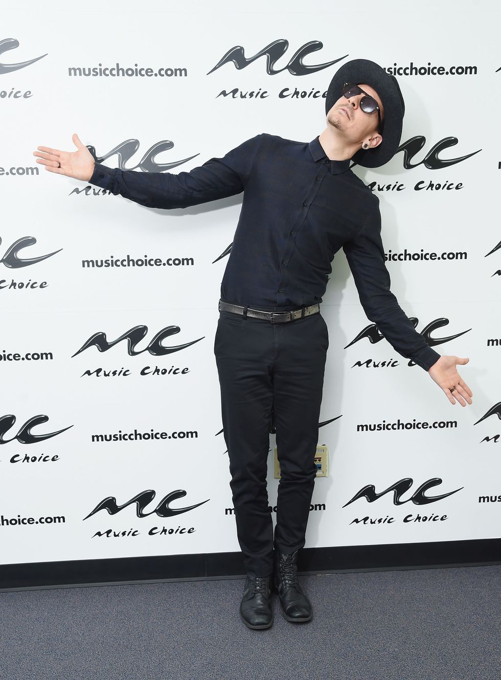 NEW YORK, NY - FEBRUARY 21:  Musician Chester Bennington of the band Linkin Park visits Music Choice at Music Choice Studios on February 21, 2017 in New York City.  (Photo by Michael Loccisano/Getty Images)