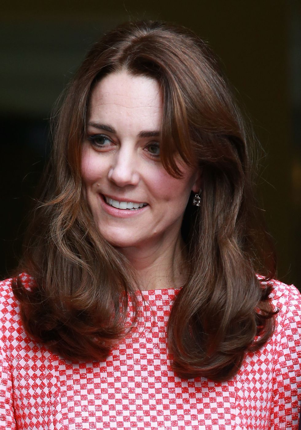 LONDON, ENGLAND - MARCH 11:  Catherine, Duchess of Cambridge visits the mentoring programme of the XLP project, London Wall on March 11, 2016 in London, England. XLP supports young people who are facing emotional, behavioural and relational challenges. XL-Mentoring programme since 2008.  (Photo by Chris Jackson/Getty Images)
