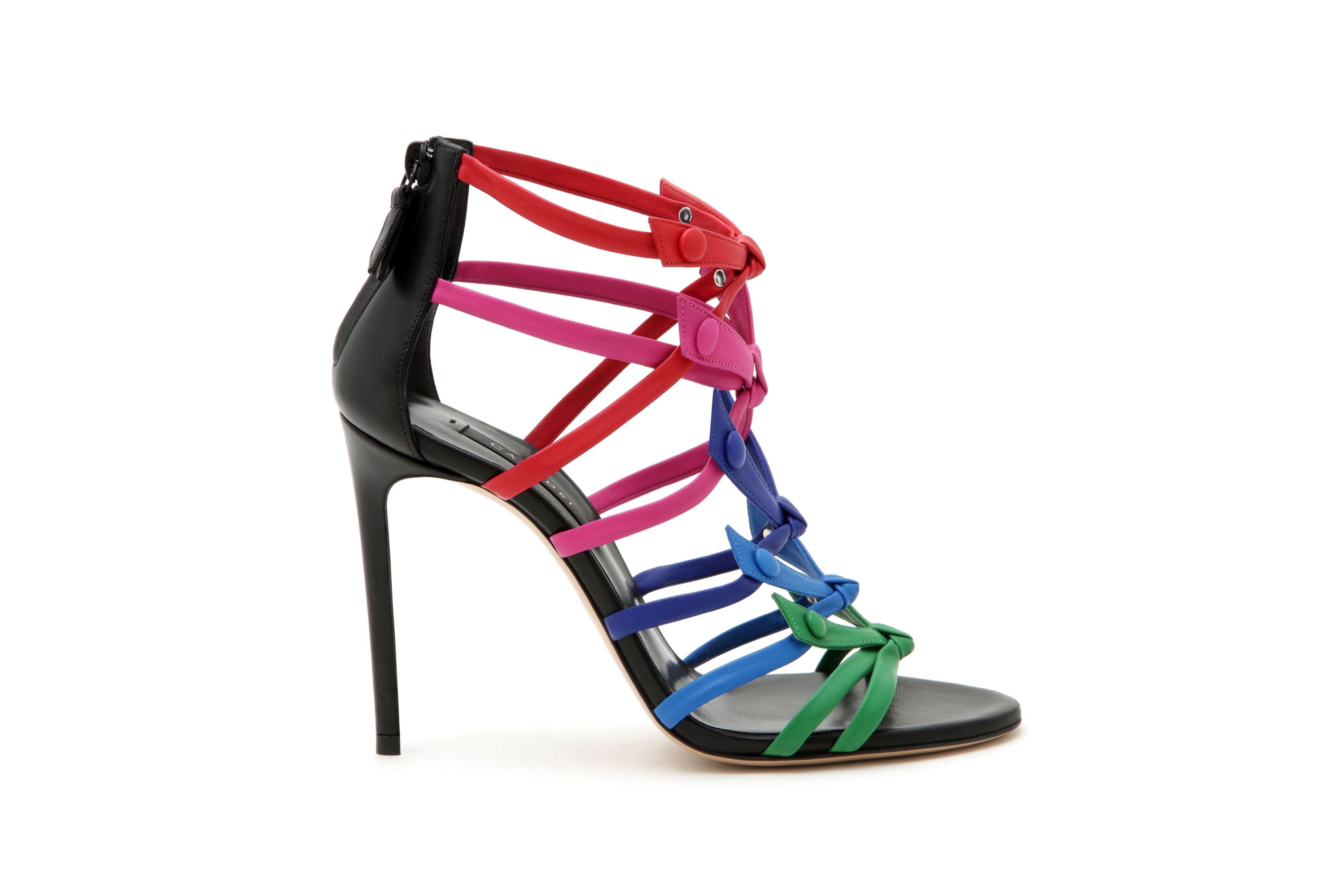 36 scarpe col tacco (ma anche zeppe e flat) da portare in Primadonna: le zeppe dalla collezione estate 2017 Scarpe