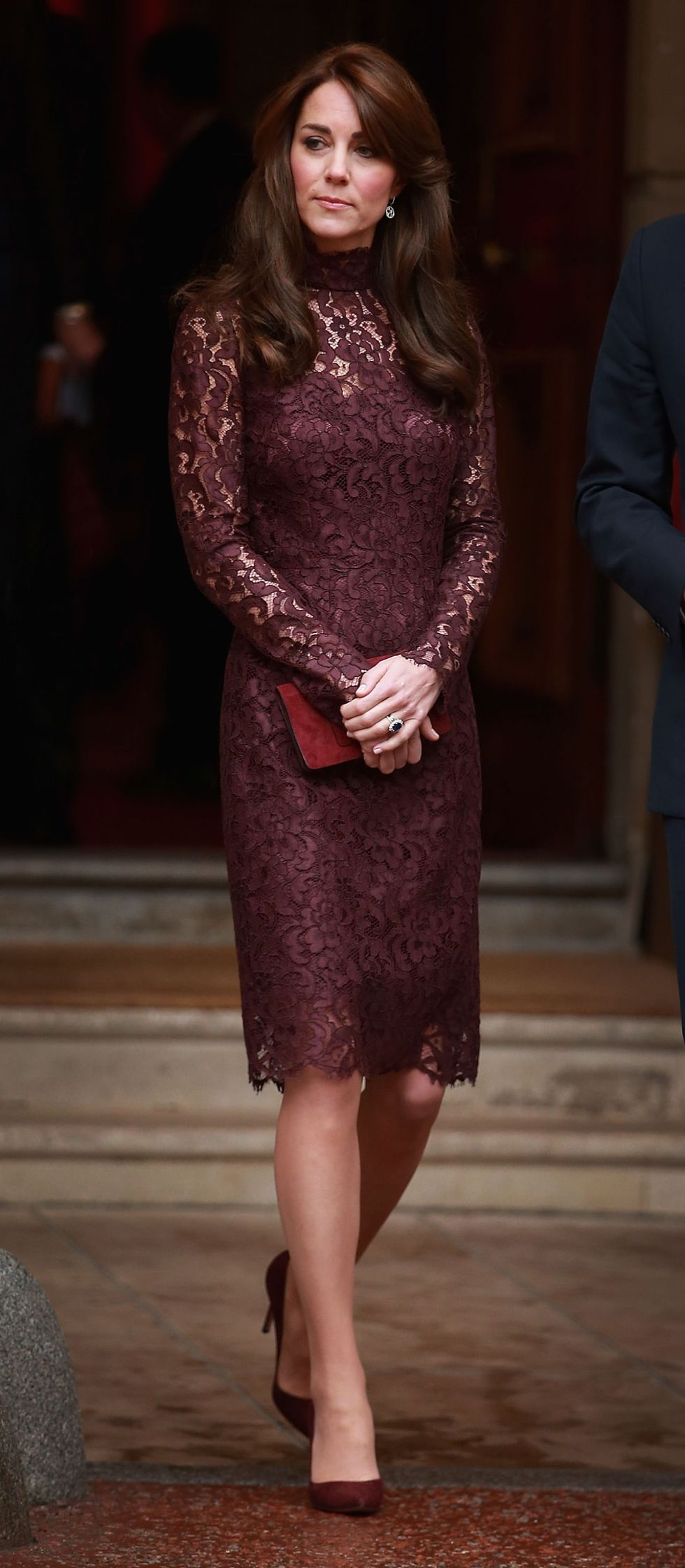 LONDON, ENGLAND - OCTOBER 21: Catherine, Duchess of Cambridge walks out to welcome the President of the Peoples Republic of China, Mr Xi Jinping and his wife, Madame Peng Liyuan to a GREAT Britain Creative Event at Lancaster House on October 21, 2015 in London, England. The President of the Peoples Republic of China, Mr Xi Jinping and his wife, Madame Peng Liyuan, are paying a State Visit to the United Kingdom as guests of The Queen.  They will stay at Buckingham Palace and undertake engagements in London and Manchester. The last state visit paid by a Chinese President to the UK was Hu Jintao in 2005.  (Photo by Chris Jackson/Getty Images)