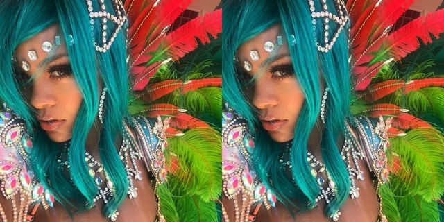 Hair, Feather, Hair coloring, Turquoise, Fashion accessory, Black hair, Headpiece, Hair accessory, Carnival, Feathered hair, 