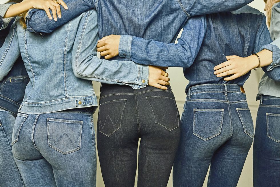 Wrangler ha capito che nessuna di noi è una taglia 28 dalla vita in giù: con Body Bespoke ci sono almeno 11 varianti per ogni modello di jeans. Non male, no?