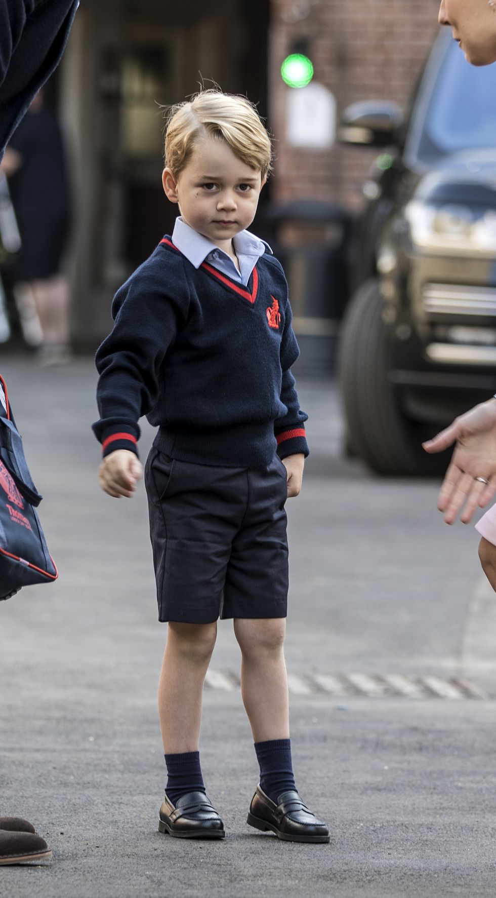 LONDON, ENGLAND - SEPTEMBER 7: Prince George of Cambridge arrives for his first day of school at Thomas's Battersea on September 7, 2017 in London, England. (Photo by Richard Pohle - WPA Pool/Getty Images)