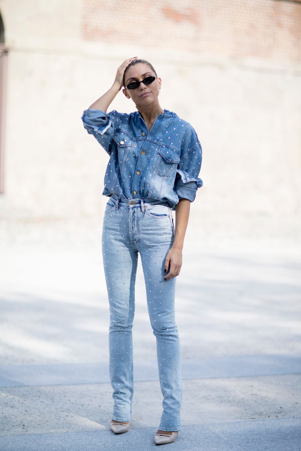 Il giubbotto di jeans è un capo davvero imprescindibile nei tuoi abbinamenti moda: sfruttalo per l'autunno con questi look facilissimi ed esaltare al massimo il tuo guardaroba.