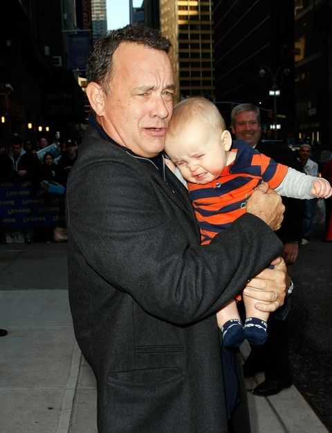 <p>Il bebè non era molto felice, ma neanche Tom Hanks.</p>