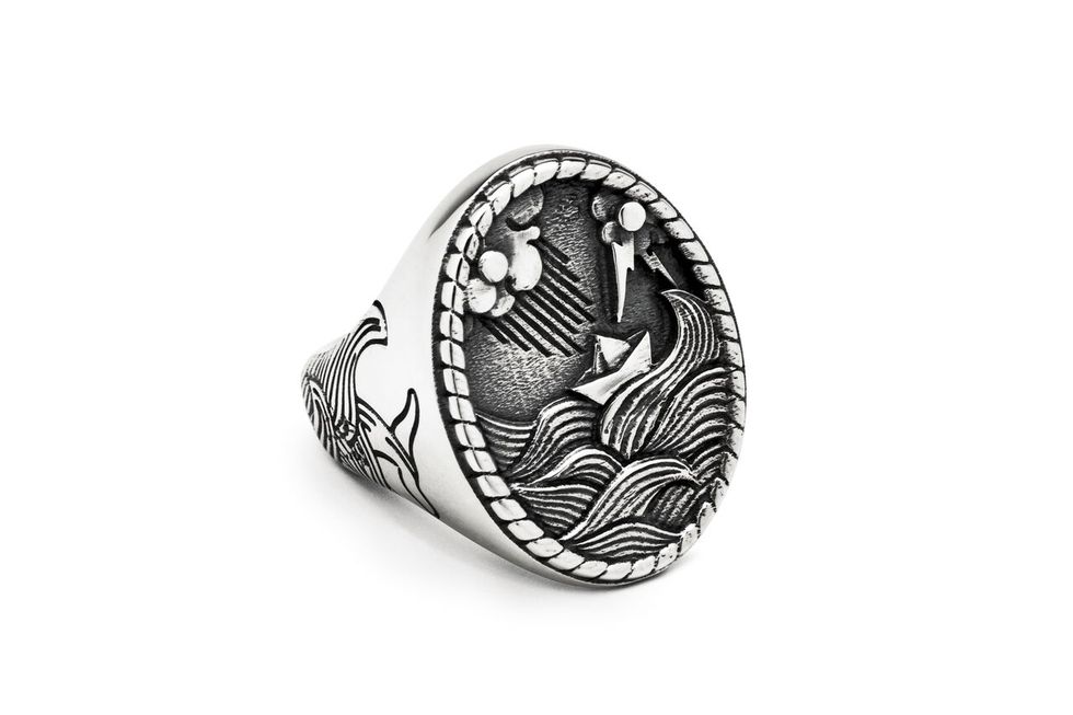 Ring, Fashion accessory, Silver, Jewellery, Titanium ring, Metal, Oval, Titanium, Feather, Silver, 
