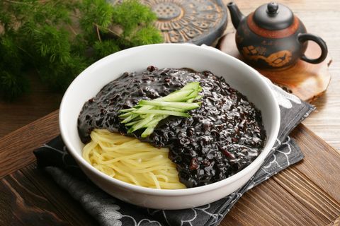 おひとりさま を祝う 韓国の ブラックデー とは