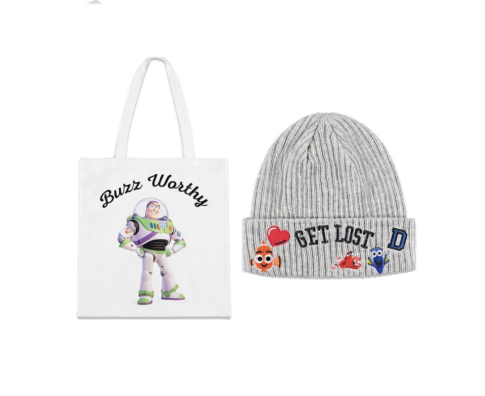 Bag, Shoulder bag, Tote bag, Shopping bag, Label, Bonnet, Creative arts, Knit cap, 