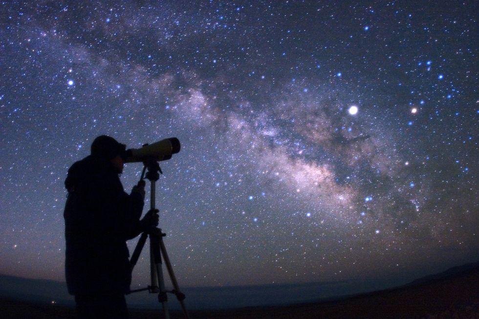 天文学者と星空