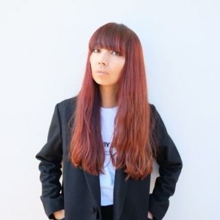 Brown, Hairstyle, Sleeve, Shoulder, Style, Collar, Bangs, Red hair, Step cutting, Blazer, 